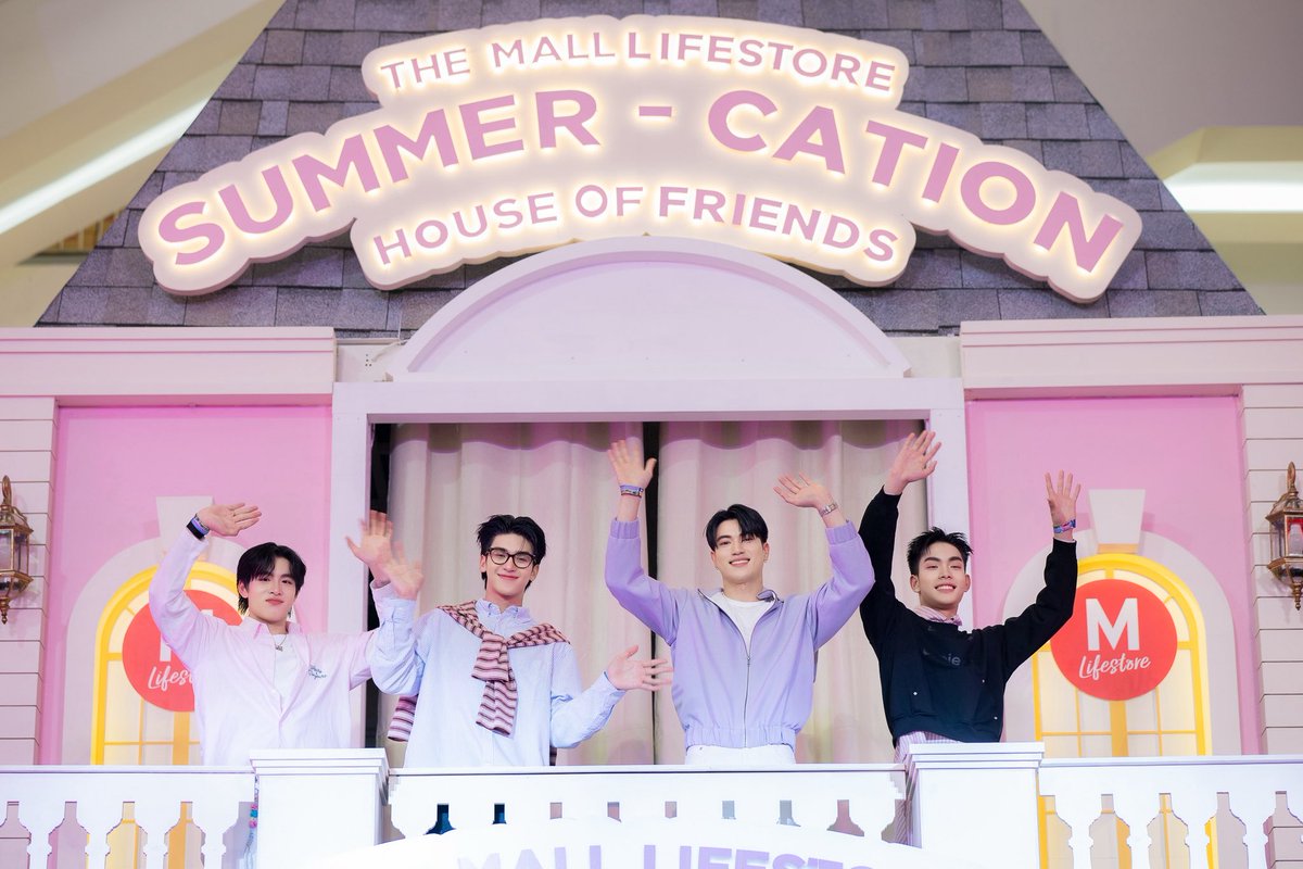 iz_theofficial's tweet image. เก้า-นอร์ท-มาร์ค ในงาน THE MALL LIFESTORE SUMMER-CATION : HOUSE OF FRIENDS 
ขอบคุณพี่ๆ The Mall ที่ชวน iZ ไปเล่นสนุกในงานนะคร้าบ 💖

#iZ
#THEMALLLIFESTORESUMMERCATION
#THEMALLGROUP
#SUMMERCATION 
#HOUSEOFFRIENDS
