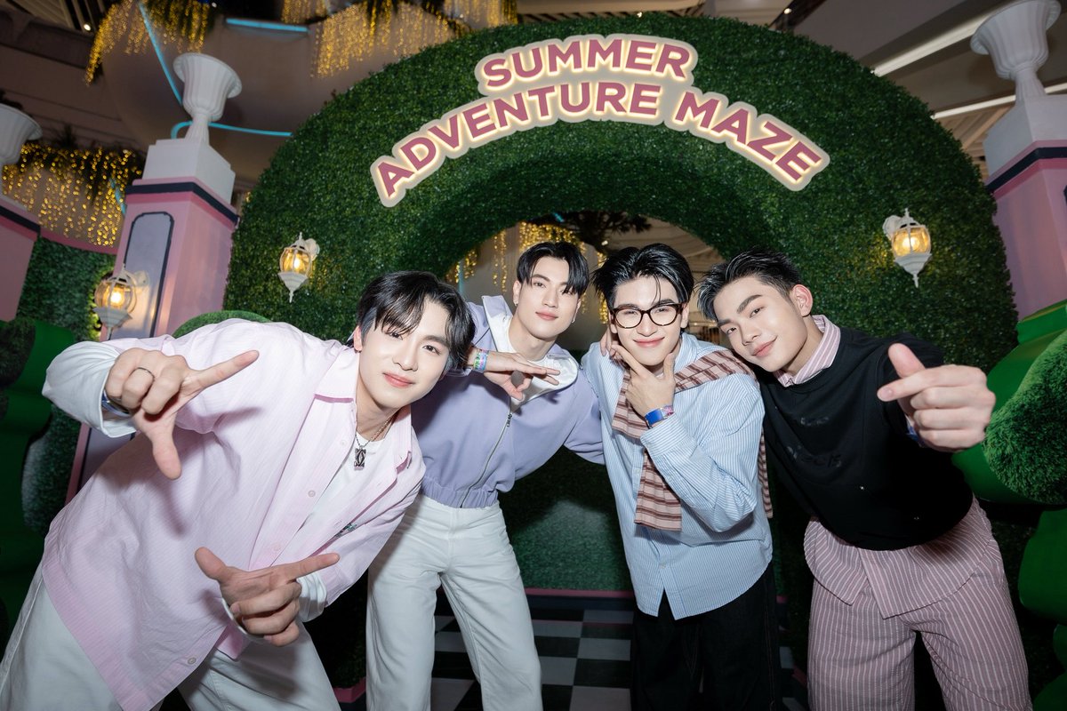 iz_theofficial's tweet image. เก้า-นอร์ท-มาร์ค ในงาน THE MALL LIFESTORE SUMMER-CATION : HOUSE OF FRIENDS 
ขอบคุณพี่ๆ The Mall ที่ชวน iZ ไปเล่นสนุกในงานนะคร้าบ 💖

#iZ
#THEMALLLIFESTORESUMMERCATION
#THEMALLGROUP
#SUMMERCATION 
#HOUSEOFFRIENDS