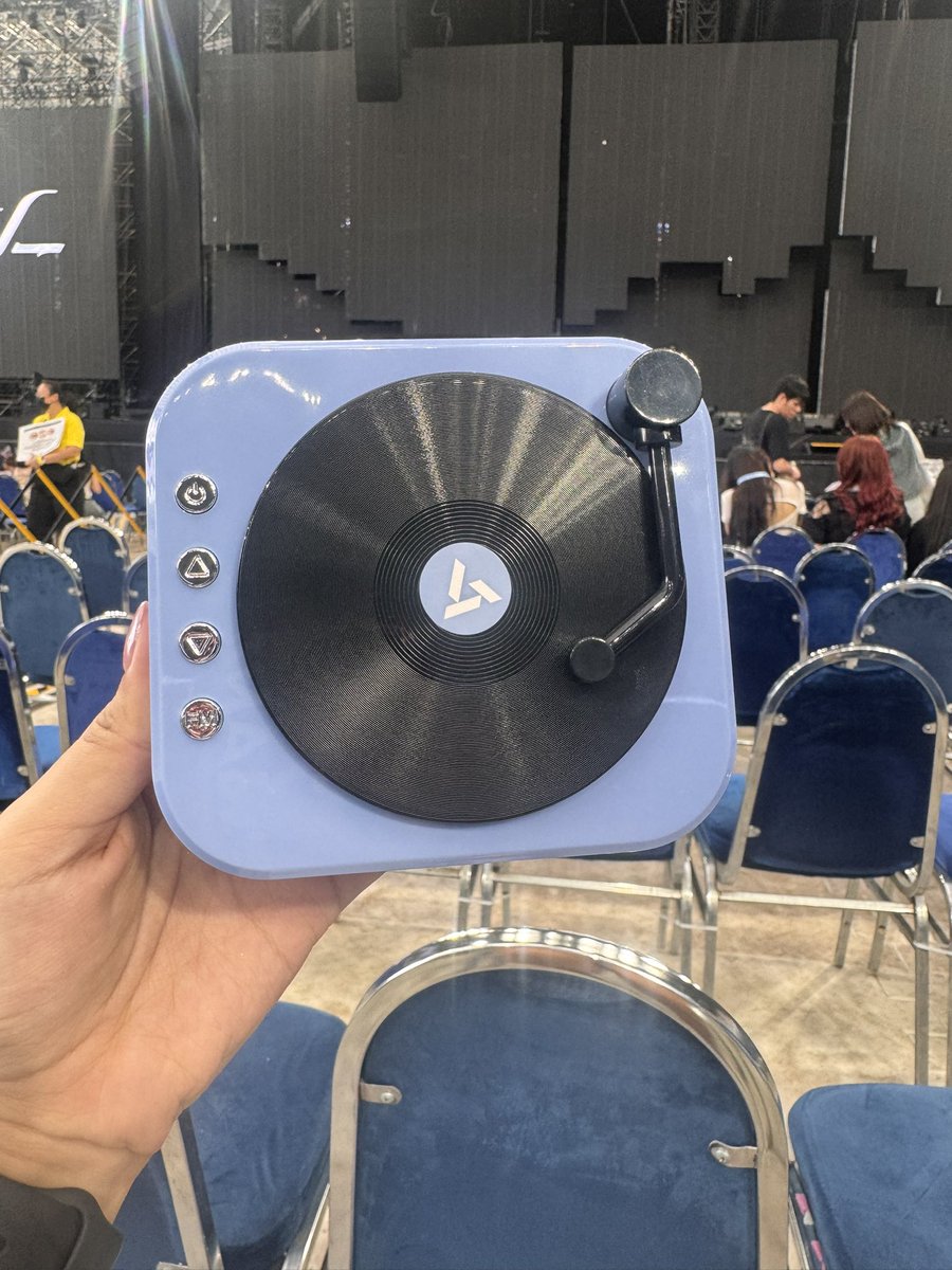 acoustic_forSHU's tweet photo. Vip nya gila dapet gini https://t.co/8CcLwSuvPw