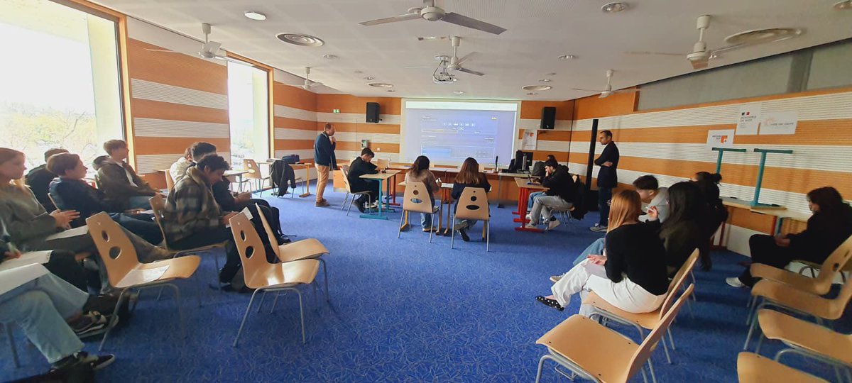 Lycée du Golfe de St-Tropez tweet media