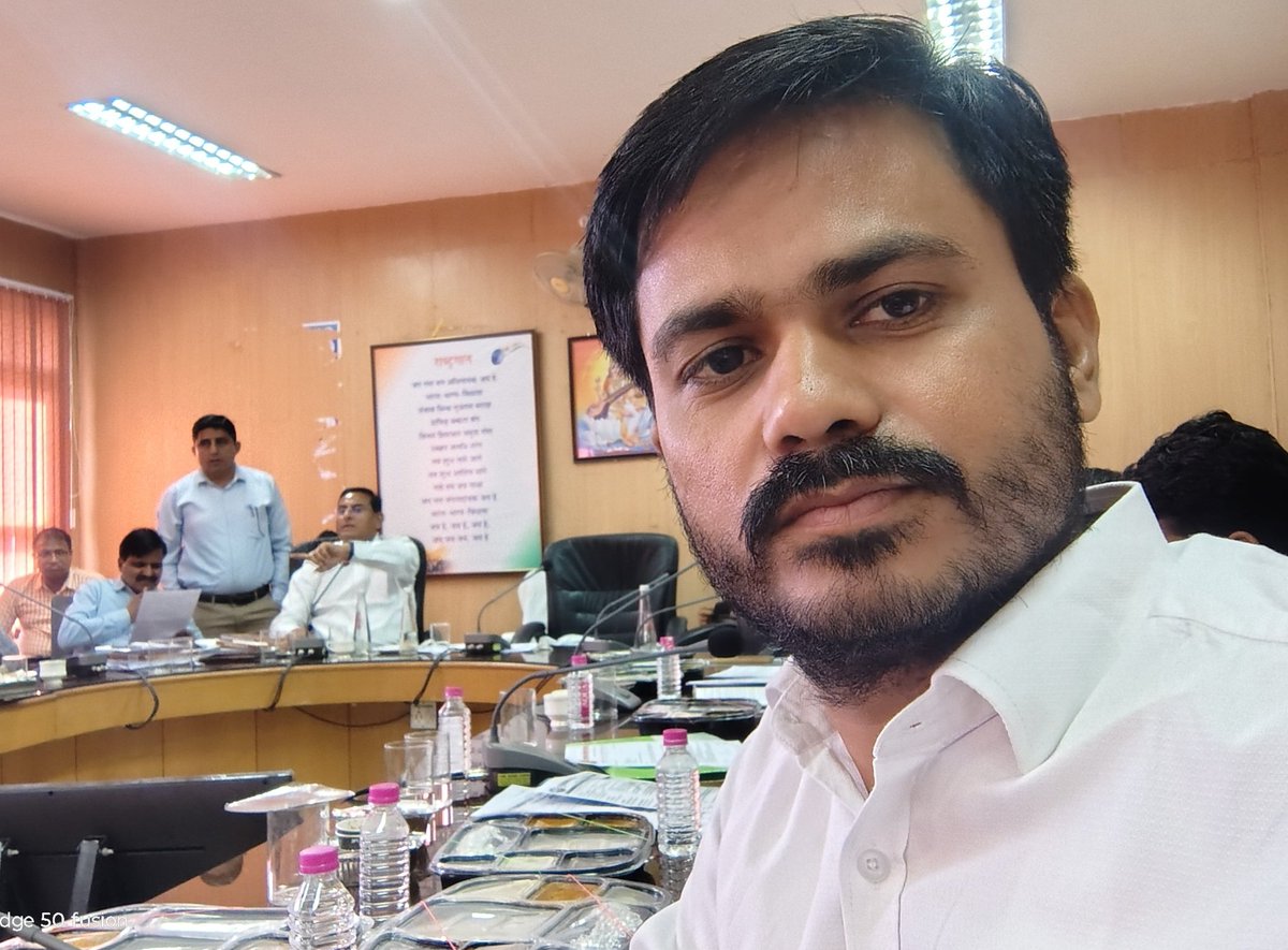 राघव पाठक tweet media