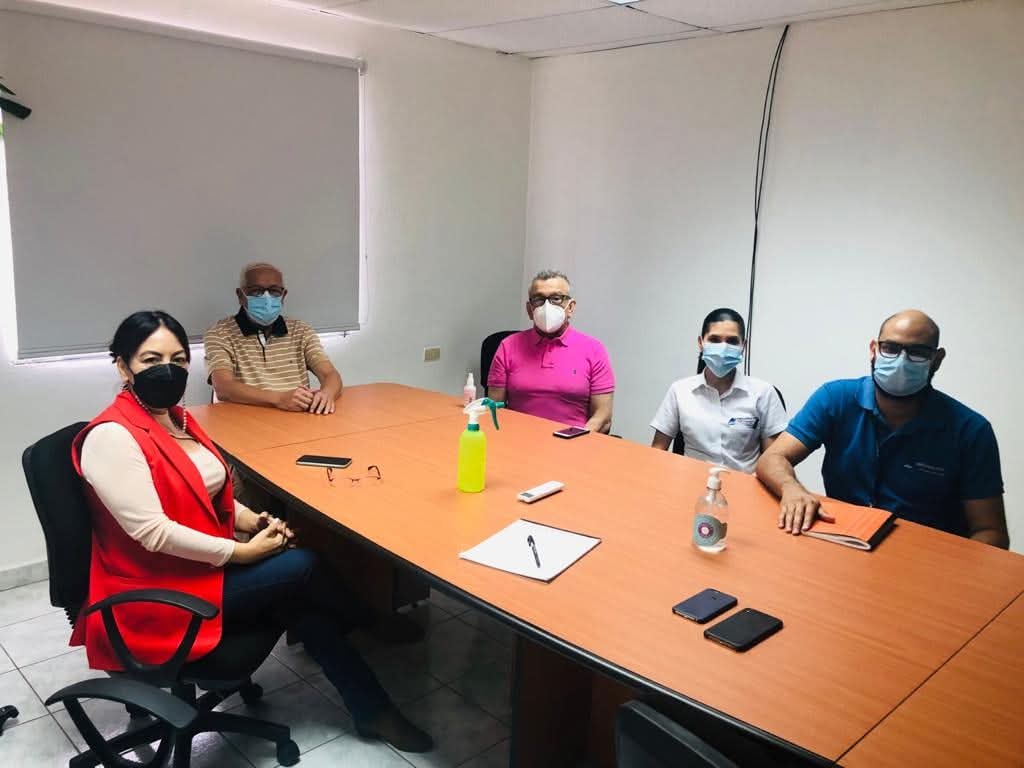 HONDURASLIBRE20's tweet photo. QUE TE GUSTA HABLAR MRD Y BURLARTE DEL DOLOR AJENO

CARMEN MARIA MARADIAGA LOPEZ QUE FACIL ES ESCONDERSE DETRAS DE UN PERFIL FALSO

GRAN CACHURECA SOS ESTUVISTE EN EL GOBIERNO DE JOH POR AÑOS Y AÑOS Y TE CORRIERON POR CORRUPTA DE LA AHAC https://t.co/iEFvhzHiK3