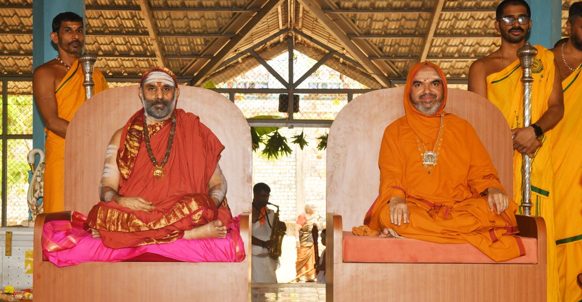 ShankaraPeetha's tweet photo. ಶ್ರೀಸವಾರಿ ~ ಶ್ರೀಮೊಕ್ಕಾಂ:
ಶ್ರೀಜಗದ್ಗುರು ಬದರೀ ಶಂಕರಾಚಾರ್ಯ ಸಂಸ್ಥಾನಮ್, ಶ್ರೀವಿದ್ಯಾಪೀಠಮ್, ಶ್ರೀ ಕ್ಷೇತ್ರ ಶಕಟಪುರ https://t.co/RKQvNMC160