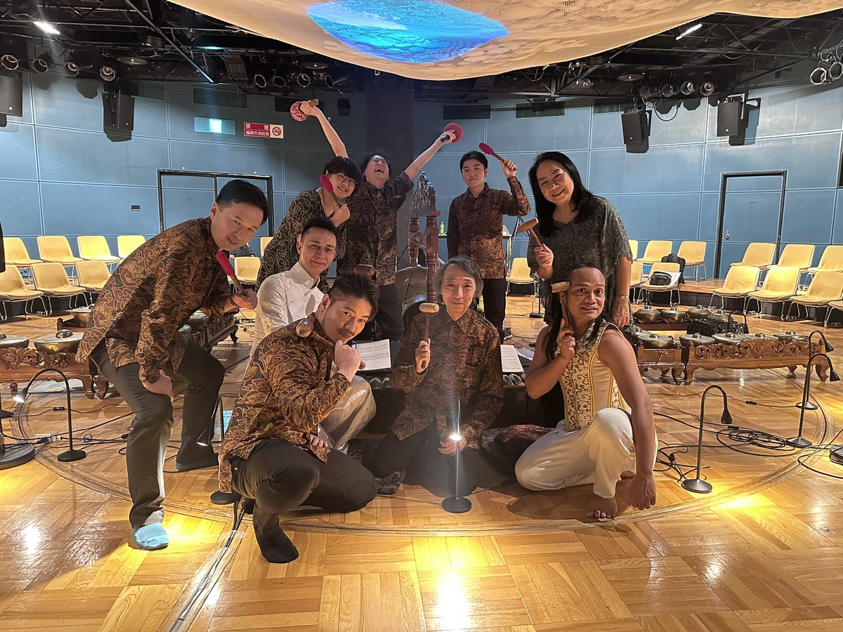 pfKOTA's tweet photo. 福岡での任務、完了〜！

（もはや2日前の話だけれど😅）

とても幻想的な雰囲気でございました✨ https://t.co/mm9hmZohBb