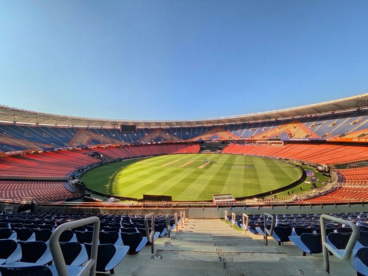 Motera_Stadium's tweet photo. Narendra Modi Stadium Ready For Big Final On Sunday https://t.co/hgB83Md4F1