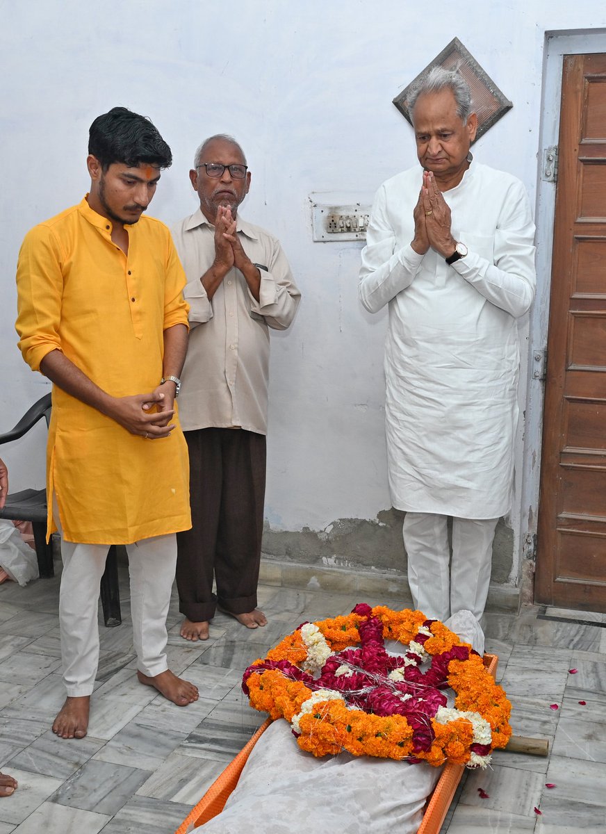 Ashok Gehlot tweet media