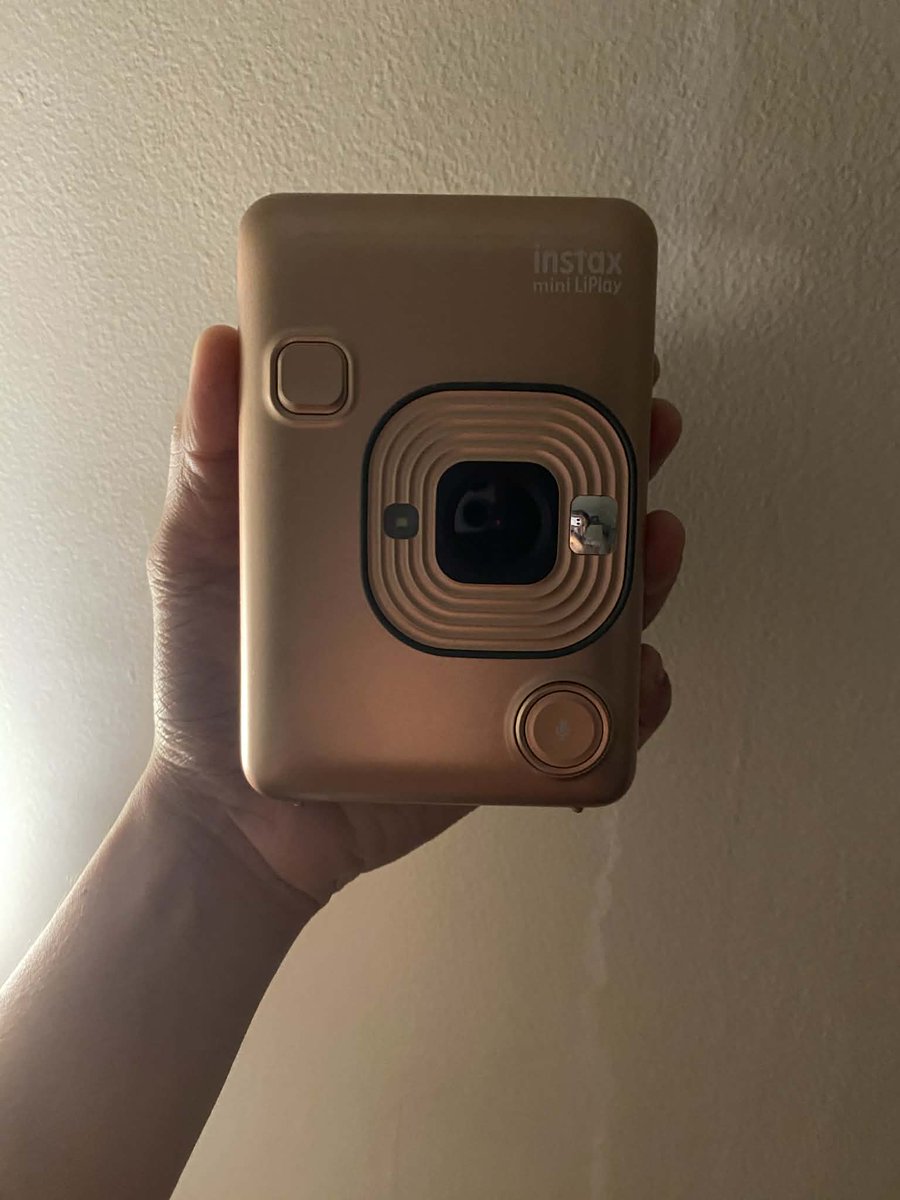 Meyyshii's tweet photo. ‼️ WTS LFB  ‼️
Instax Liplay (Pink) 📷
Php 7,500 (Php 7,000 payo) 
Inclusions:
- Unit
- Hard Case
- Instax Sheet (10pcs) 

Condition:
- Slightly used
- QR for music or voice record 
- Can connect phone for photo printing 
- Direct printing

Bought last September 2025
DM me 📩 https://t.co/Df6v4ENMp1