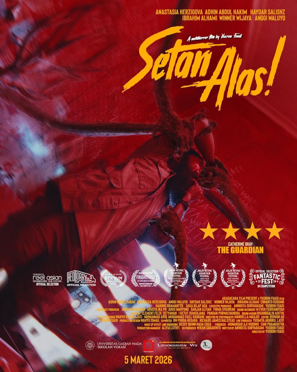 film_bioskop's tweet photo. #SetanAlas
Horor meta lokal yang punya ide kreatif dan punchline spontan ini gak jarang mengundang reaksi riuh penonton. Sayangnya Yusron belum bisa merangkai semua potensi ke dalam narasi menggigit dan production value legit. Performa 'kureng' nan sok asik kadang bikin off.
5/10 https://t.co/jOD5hrR26l