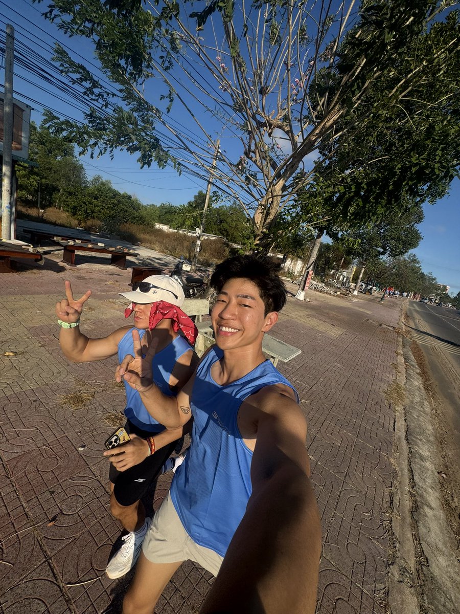 joeltkl's tweet photo. eat sleep run repeat, twice a day https://t.co/NbNS6QNLqq