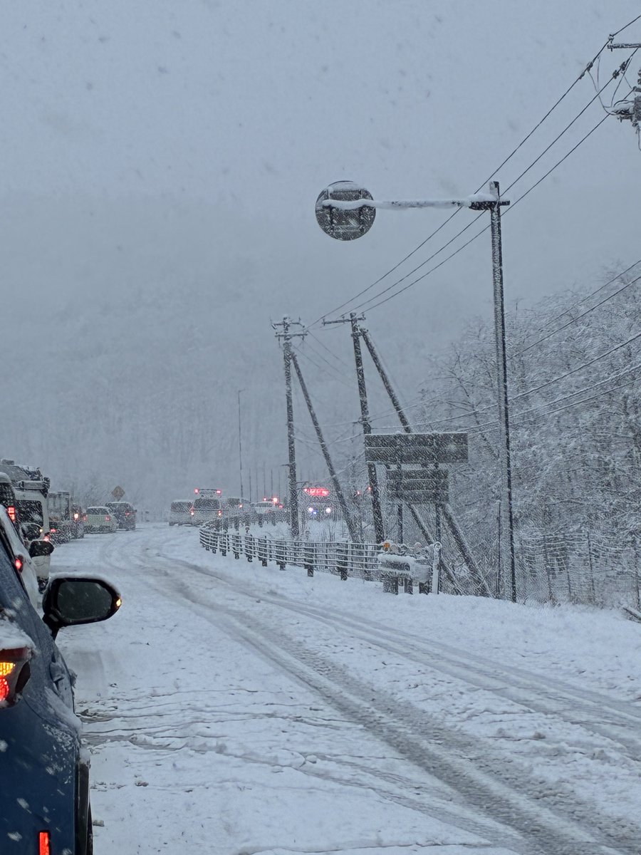 列抜けして行く車が多いので、前の方に来ました
消防車、救急車も来ました