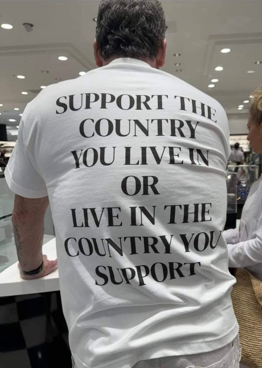 ValiMD's tweet photo. @benleo And now that we "took our sovereignty back from Brussels" FΓΌrhage says we shouldn't worry too much about giving it away to Trump/Putin?!
Who are the idiots that can't see through his BS after more then a decade now???
#ForeignAsset #BoughtAndPaid https://t.co/c1kdj35aJF