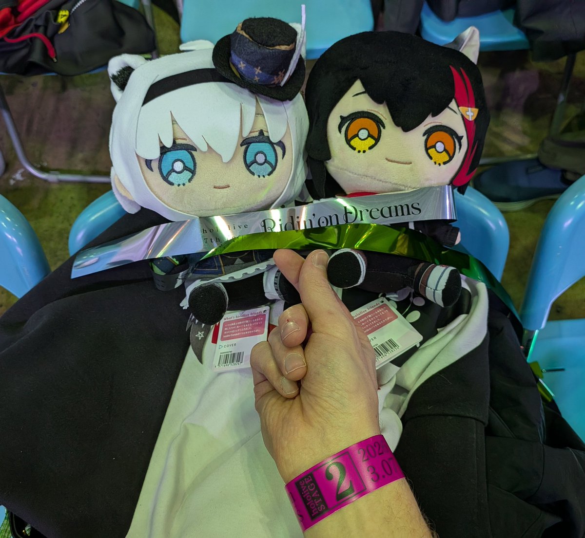 __acen__'s tweet photo. どーも
この海外ニキフブミオ大好き虫は私ですｗ
フブミオてぇてぇの教えを布教するために日本に来ました〜
��🦊⊂二二二（　＾ω＾）二⊃ﾌﾞｰﾝ🐺❤

FUBUMIO FOREVER ！！！！😭😭 https://t.co/cYct2dIYXN