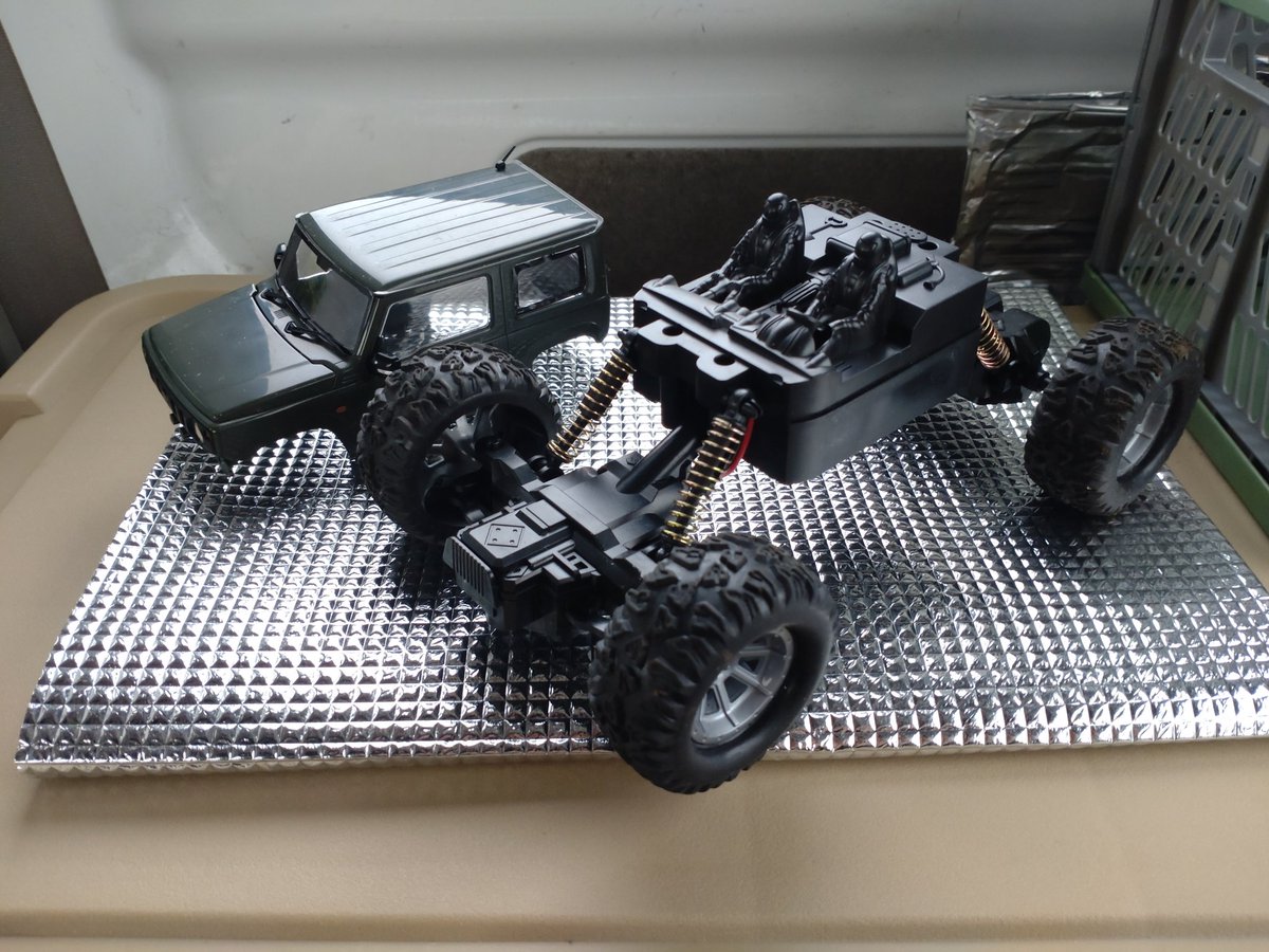 ラジコンやりに来たのに天気悪すぎる