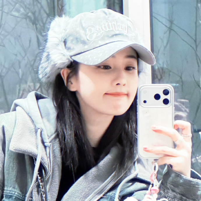 丁火女：吴宣仪 （1/4） 曝吴宣仪要转型 这风格就挺好啊干嘛要转型呢😍