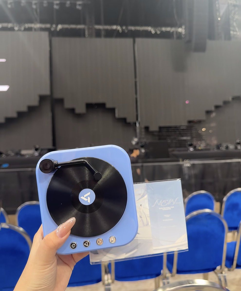 SEVENTEEN NEW シンガポール VIP Bluetoothスピーカー OMG THE NEW_ SINGAPORE SEVENTEEN VIP GIFT IS A BLUETOOTH SPEAKER