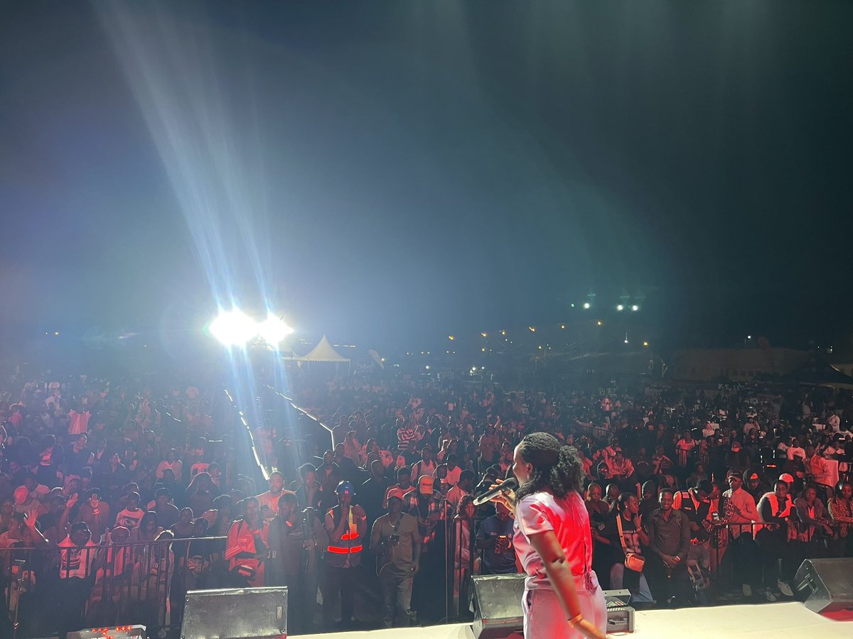 BEST EMILY tweet media