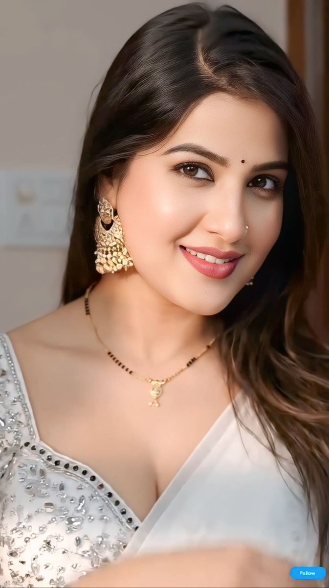 88followhelp's tweet photo. नजर मिली और फसाना हो गया 
दिल तुम्हारी चाहत का दीवाना हो गया,
जब से आए हो तुम मेरी जिंदगी में             
अंदाज हमारा शायराना हो गया... 
🌿🌿🌿🌹🌹🌿🌿🌿 https://t.co/SAERNCEHeq