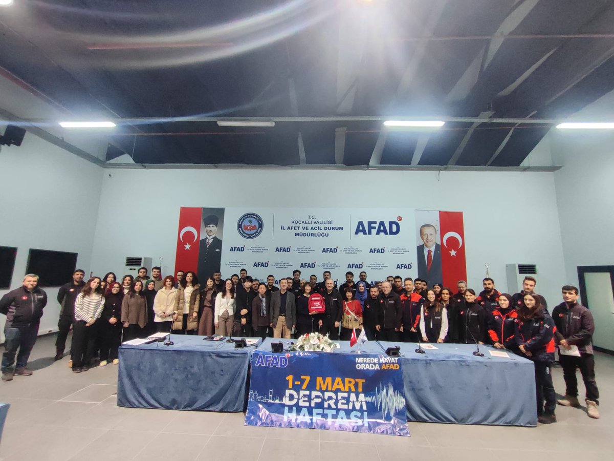 Selcuk1Toprak's tweet photo. 1) Afet eğitiminde yeni bir dönem: VR ve Metaverse
SATREPS–MARTEST kapsamında Kocaeli AFAD’da gerçekleştirilen eğitimde, katılımcılar VR ve 360° simülasyonlarla 2023 Kahramanmaraş depremlerindeki sarsıntıyı deneyimleme fırsatı buldu. https://t.co/7hdwOQ4eho