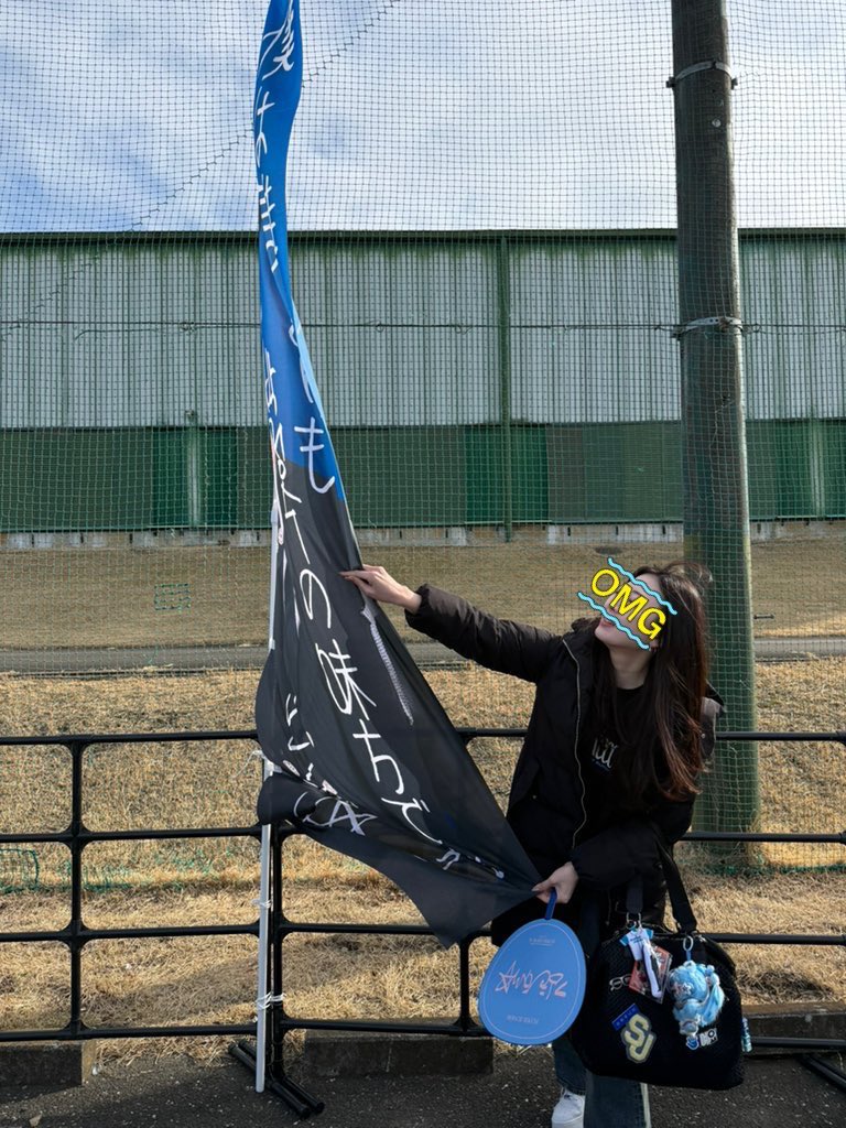 _rella710's tweet photo. 結局中何着ても上着脱げないから明日はちゃんと着込む！！！
カゼニモマケズ！！83line！！！(風で顔事故る https://t.co/K9BvQFUWyy