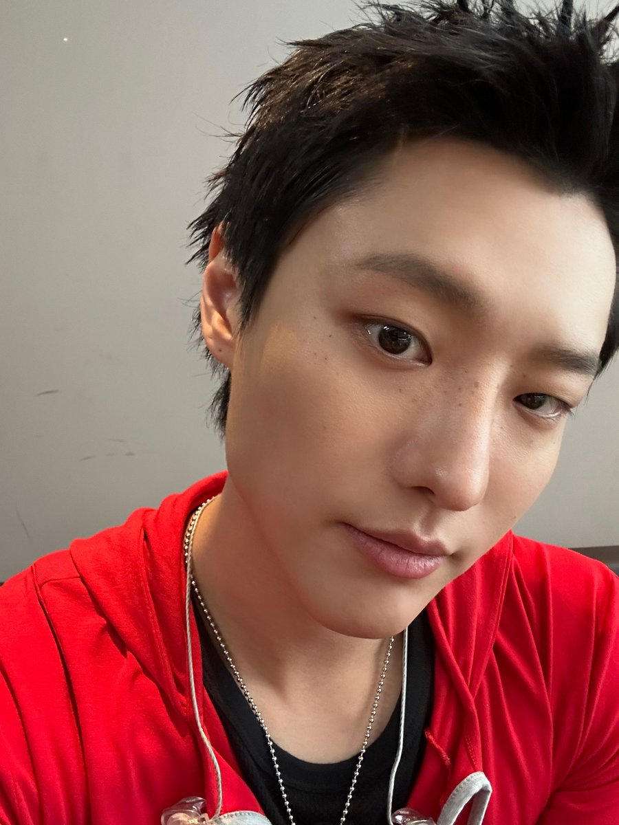 주근깨... 주근...깨... 주근깨...