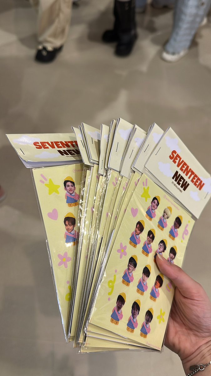 seolarrrsystem's tweet photo. Im running out of the sticker sheet soon 😭🙏 https://t.co/cpr3ytaPLD