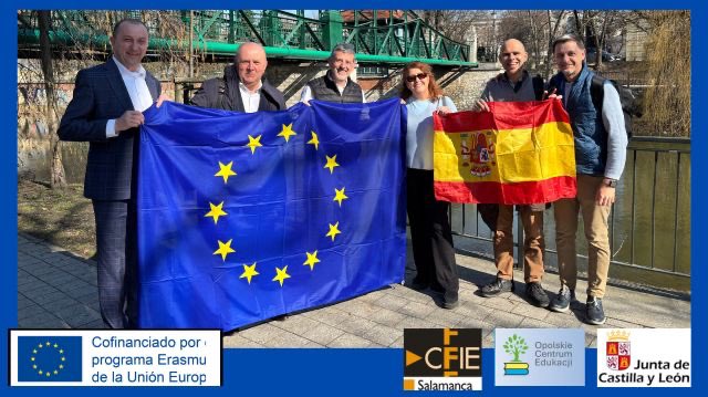 Asesoría científico-tecnologica/ Ciencias tweet media