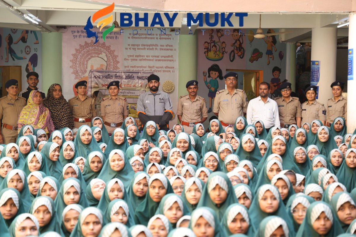 Over 100 students trained in self-defense through BhayMukt Foundation.

When girls learn to defend themselves, we build a fear-free future.

Every school should teach this.

#BhayMukt #WomenSafety #SelfDefense #SchoolSafety #Iran #IranWar #Israel #AdityaDhar #Dhurandhar2Trailer