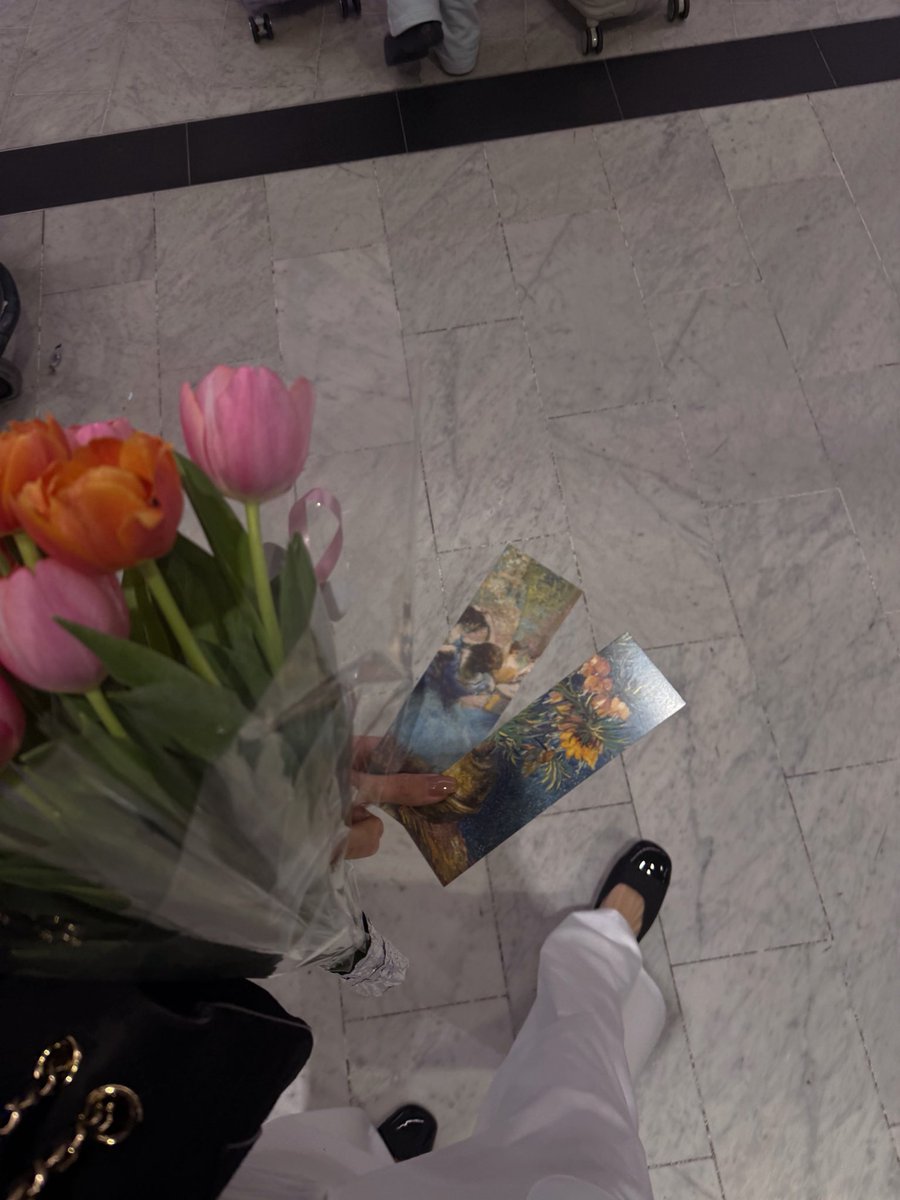 Merciiiiii🥺🇫🇷🌷✨

#CHANELFallWinter
#CHANELShow
#CHANELFW26xLenaMiu
#LenaMiu
#LalinaLena
#PFW
<a href="/CHANEL/">CHANEL</a>