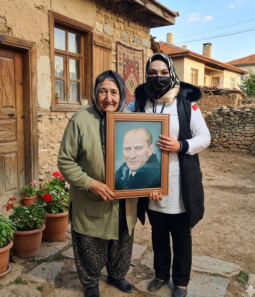 Iğdır’da 87 yaşındaki Latife nine 112’yi arayıp evimde Atatürk posteri yok 
getirebilir misiniz demiş. 
Bir güzellik yapmışlar 🙏❤️
