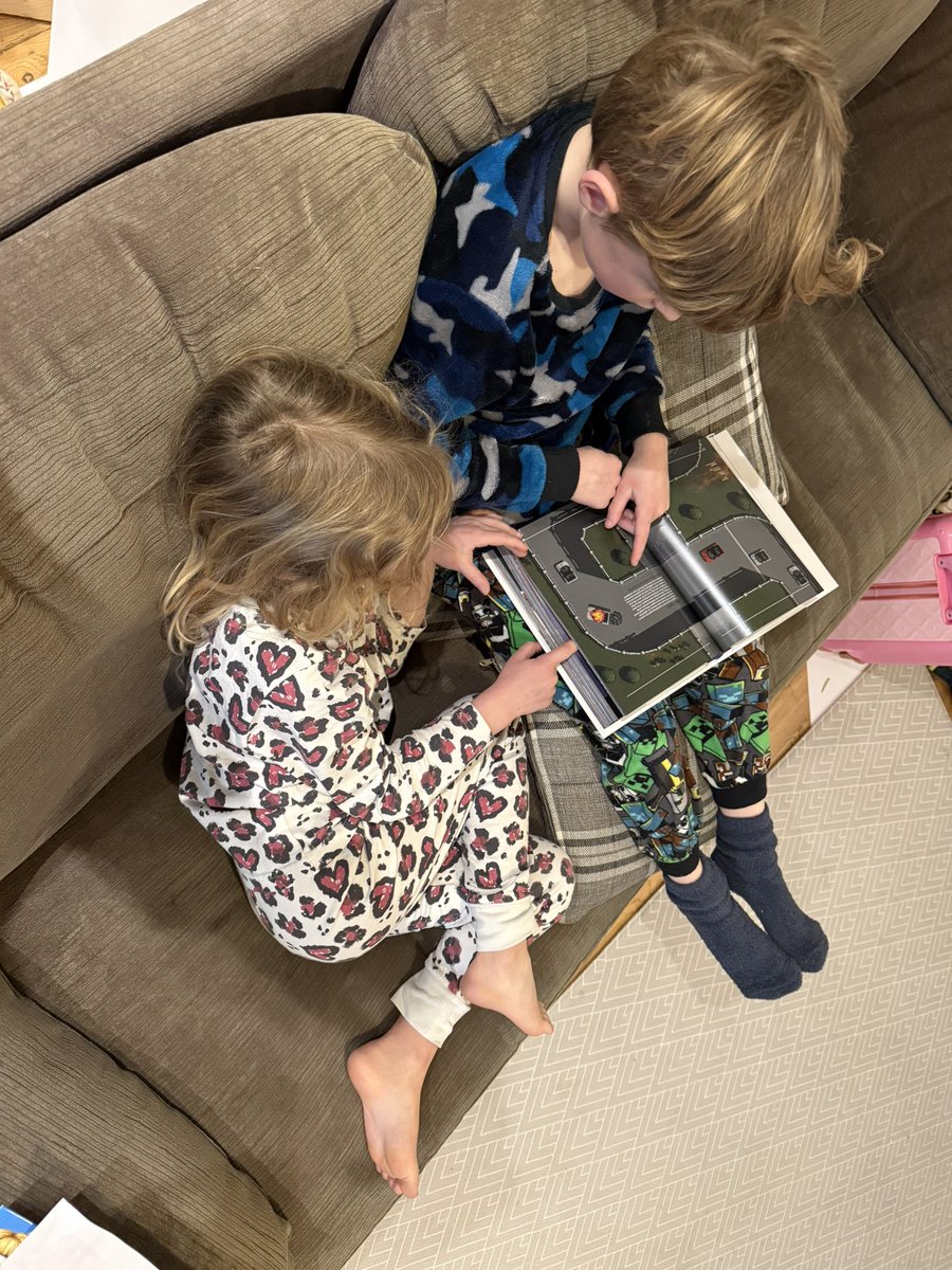 realMO75's tweet image. Just received the beautiful ‘Commodore Amiga: a visual compendium’ by @bitmap_books and my kids are loving it. My mission is to make them appreciate the 8 &amp;amp;16 bit era. It’s working! #commodore #amiga #retrogame