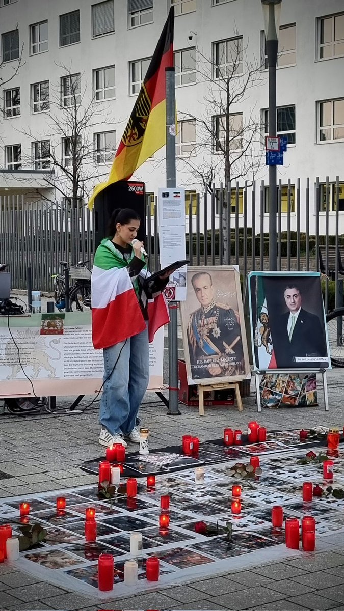 bgabonn's tweet image. #WeStandTogether #SayTheirNames #FollowTheirDreams
Kundgebung in Solidarität mit Menschen in #Iran auf dem Platz der Vereinten Nationen, #Bonn

 #FreeIran #FCKMHLLHS #JinJiyanAzadi ✌️
#BN0603

@KoeAntifa161 @AntifascistaBRS @161debunk @Baghi161 @klarekante_cgn @CityofHopeKoeln