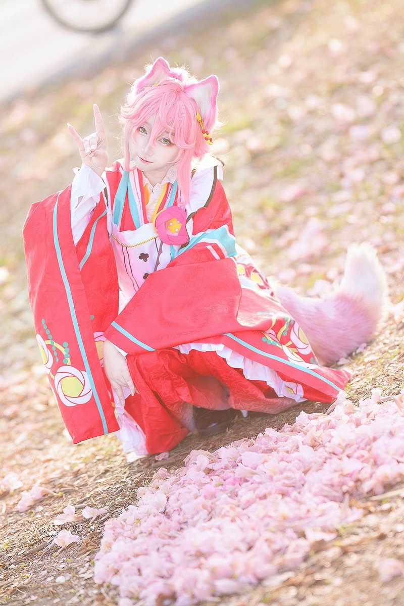 (っ˘̩╭╮˘̩)っรรร.กำลังจะตายบนกองงาน tweet media