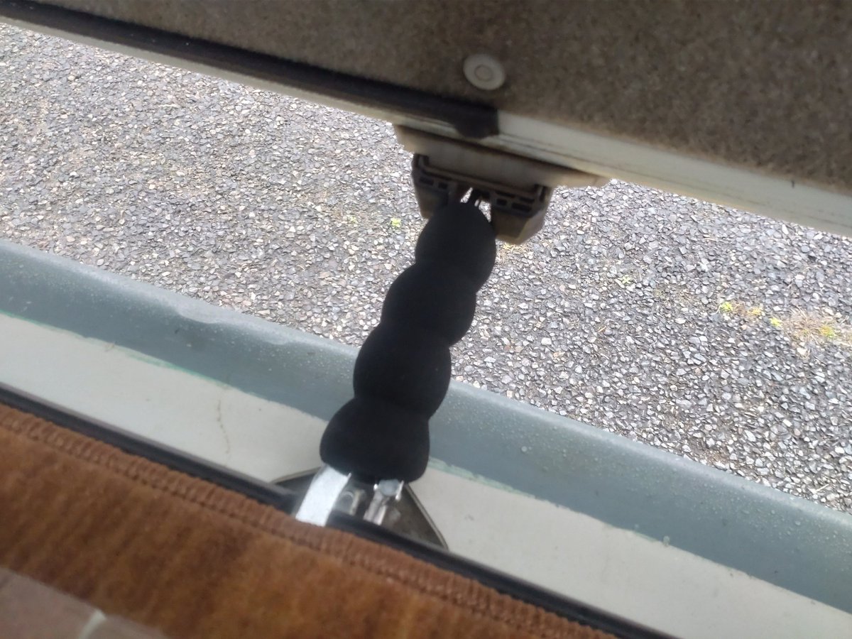 KTC　ドアストッパー

これめっちゃ便利
ドアノブカバーは傷防止に