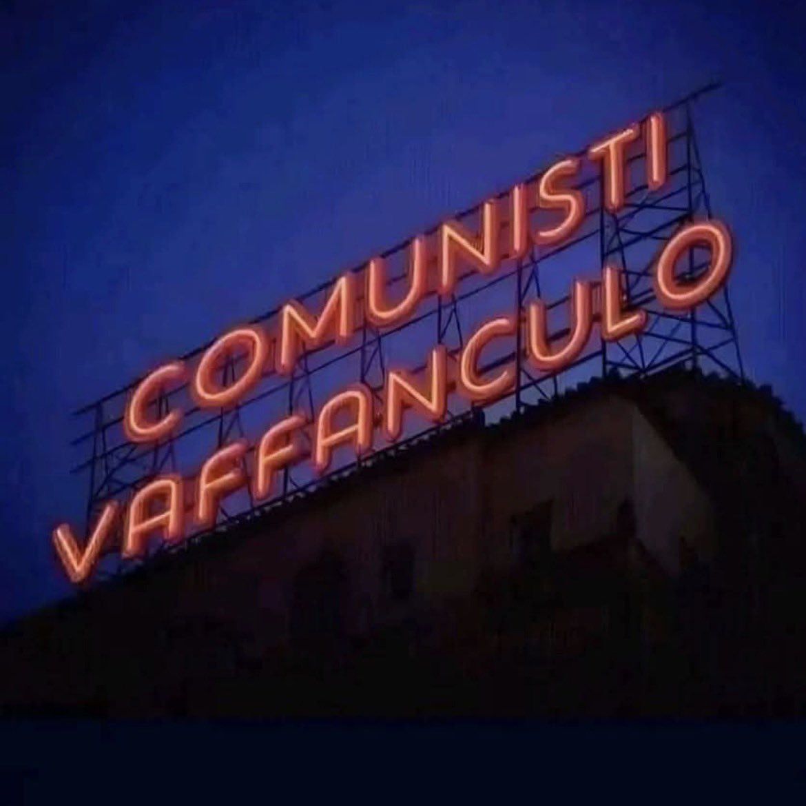 Ogni volta che parliamo di votare per il Sì arrivano vagonate di insulti
Si qualificano da soli.