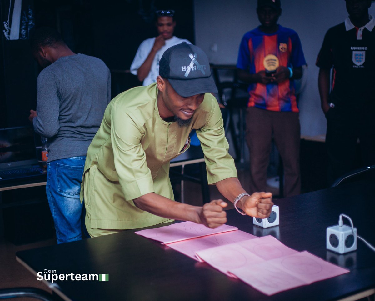 _Emperor_Shola_ 👑 tweet media