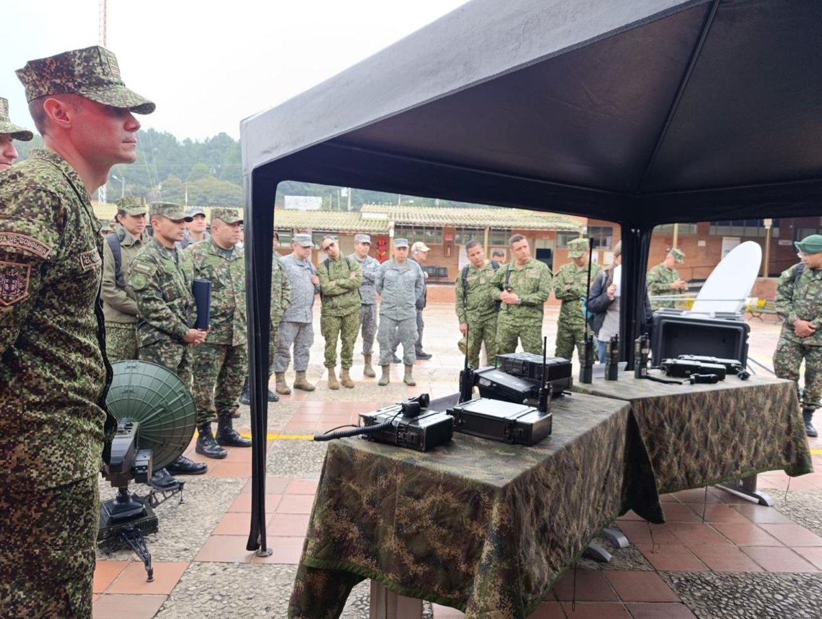 Escuela Superior de Guerra Colombia tweet media