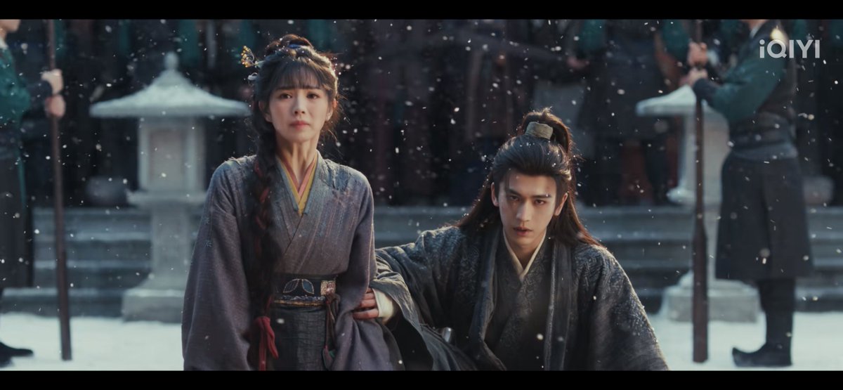 ชอบจังหวะปลายผมสะบัดมาก ไอสังหารรุนแรงจนขนลุก ถ้ากงซุนมาไม่ทันคือพังศาลแน่ เป็นแค่นายอำเภอลอยหน้าลอยตาท้าทายระบบอยู่อย่างนั้น หารู้ไม่นี่คืออู่อันโหวที่พร้อมจะขยี้ทุกคนที่มายุ่งกับเมียฮีให้แหลกคึ! คือชีวิตแทบไม่เคยต้องก้มหัวให้ใคร ละมึงใครนิ เดี๋ยวเจอ #ล่าหยก