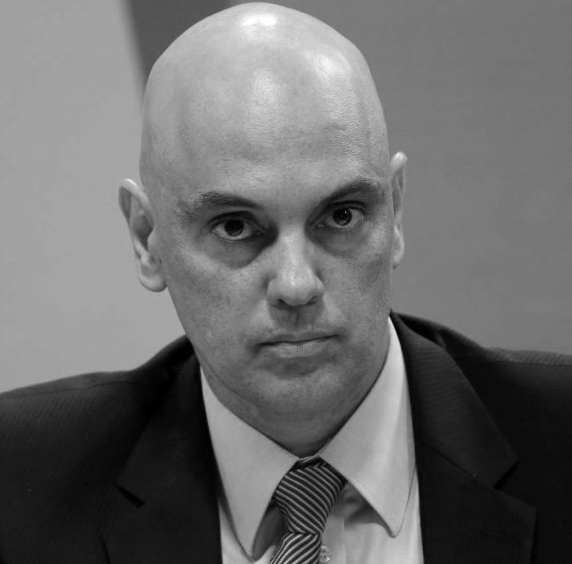 pedromarianibr's tweet photo. A liberdade do Bolsonaro está mais próxima do que imaginamos, e a prisão do Alexandre de Moraes também! https://t.co/QKMILhnXFG
