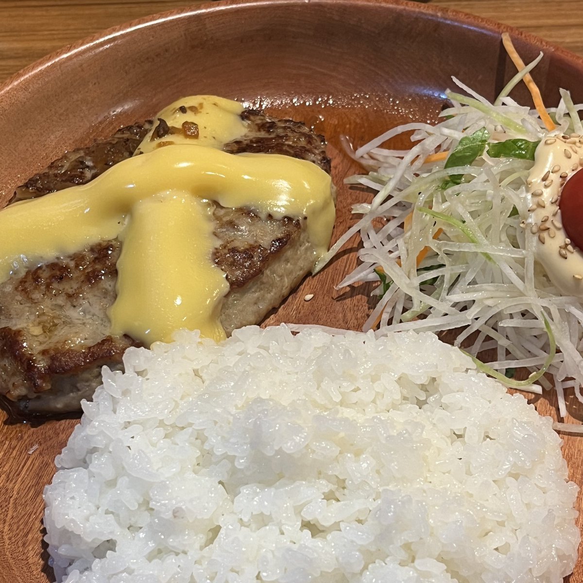 fr_na's tweet photo. 昼はラーメン、夜はびっくりドンキー https://t.co/Cj1NRIKfY5