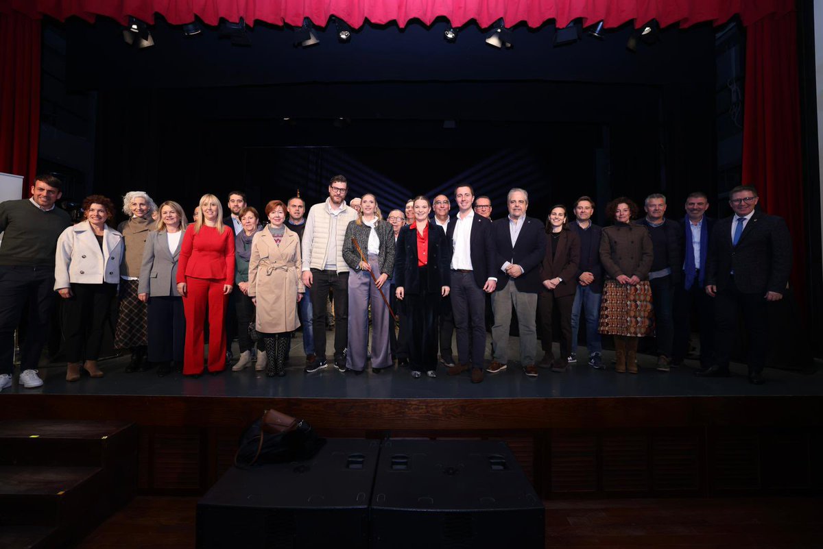 MargaProhens's tweet photo. Enhorabona a Maria Agnès Sampol per convertir-se en la nova batlessa de #Porreres i per fer realitat el #canvi que el poble va triar en les darreres eleccions.
27 anys després, i amb el record emocionat de l’enyorat Pep Roig, el @ppbalears torna a recuperar la batlia en un dia ple de simbolisme i d’agraïment a totes les persones que, amb la seva feina i el seu compromís, ho han fet possible.
La política municipal és, sobretot, vocació de servei, proximitat i compromís amb la gent. I Maria Agnès Sampol representa aquesta manera d’entendre la política: amb sensibilitat, amb ganes de fer feina i d’arromangar-se, amb un projecte il·lusionant i amb una estima profunda per Porreres i per la seva gent, sempre a peu de carrer i al seu costat, com a senya d’identitat del partit que més s’assembla a la nostra manera de ser i a aquestes Illes.
Enhorabona, batlessa! 💙