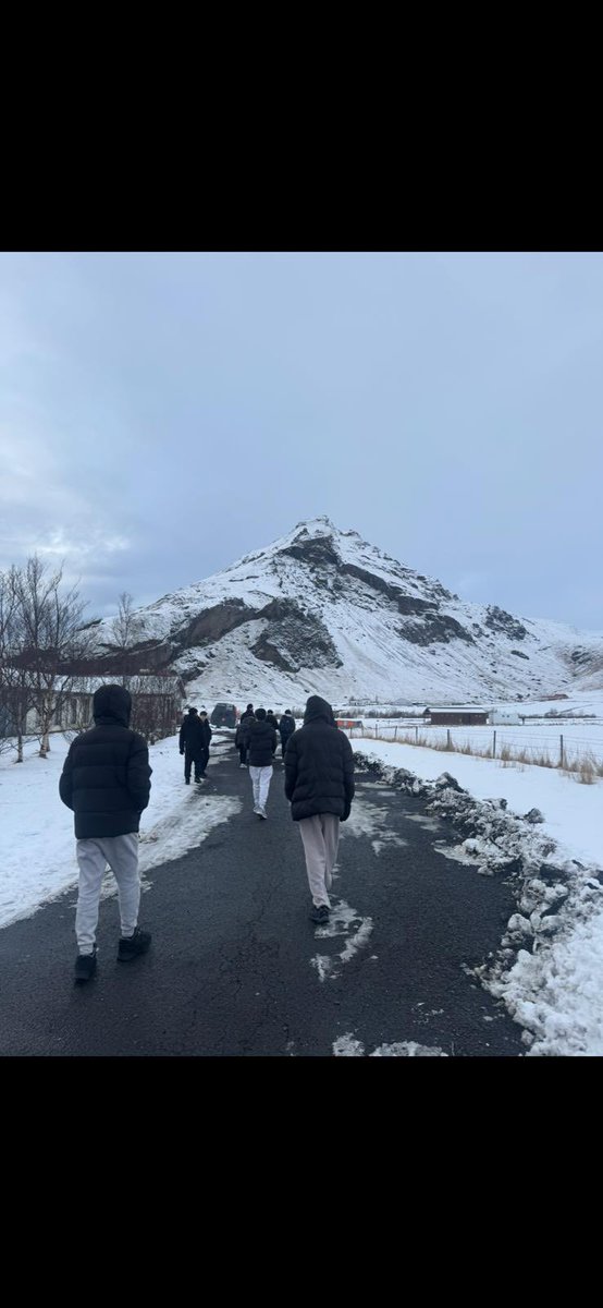 WappingHigh tweet media