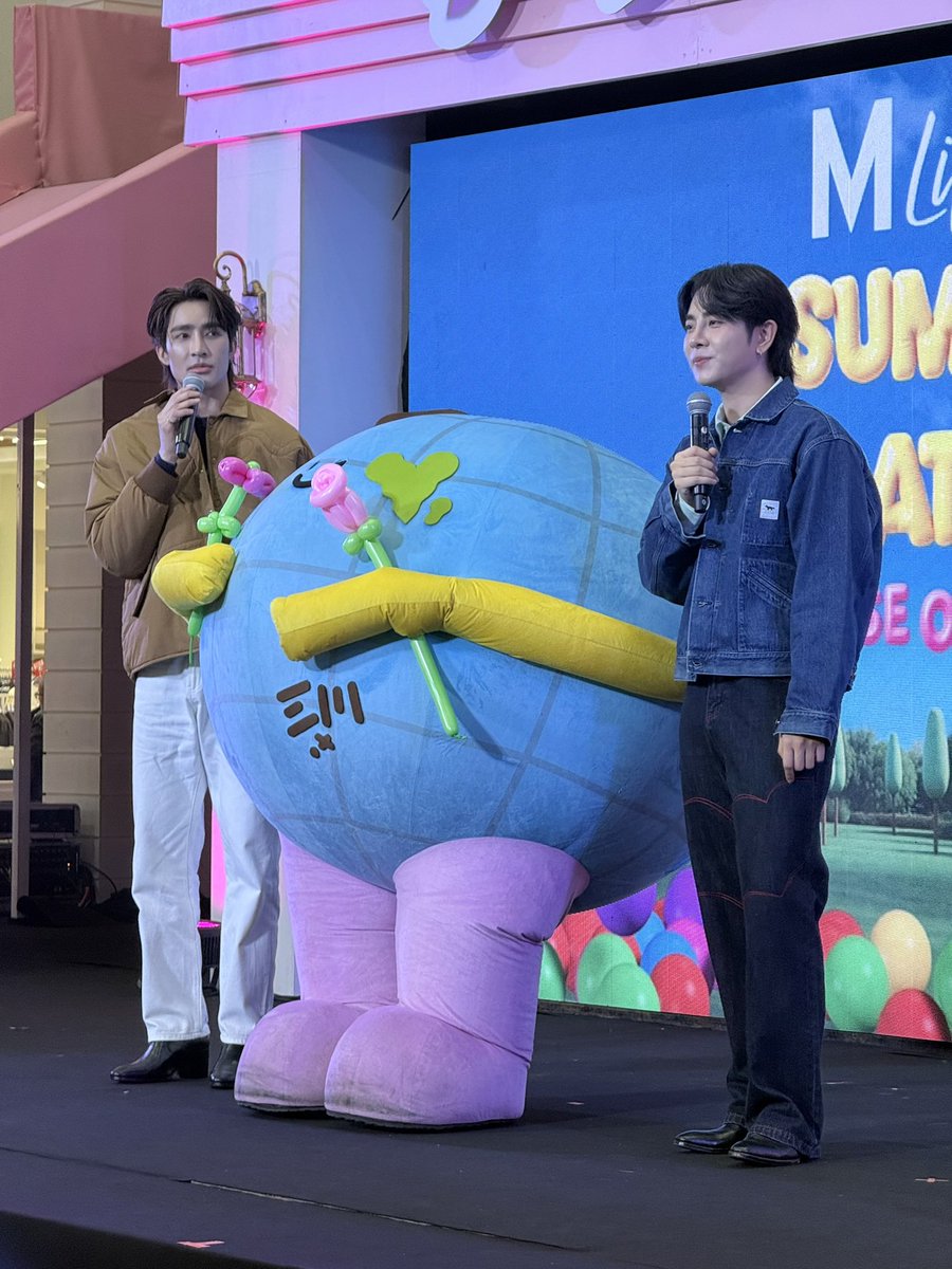 mrstnwrd_GMMTV's tweet photo. โอ้นแฮปปี้ เที่ยวห้างอิ่มมมเลออ🥰
#THEMALLLIFESTORESUMMERCATION #MRSATURNWORLD https://t.co/BGWHZsQkzd