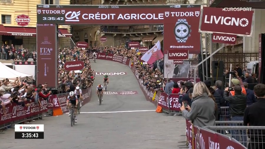 Le Gruppetto tweet media