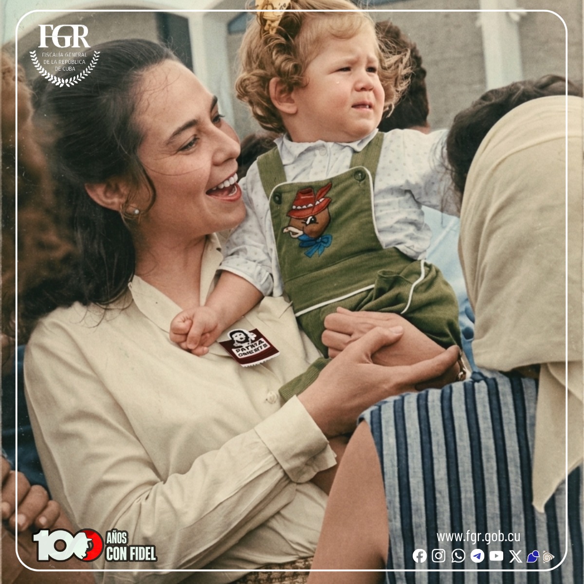 #100AñosConFidel: «Los deberes revolucionarios y su inmenso trabajo nunca le impidieron a Vilma cumplir sus responsabilidades como compañera leal y madre de numerosos hijos»

#MujeresEnRevolución
#FiscalíaCubana