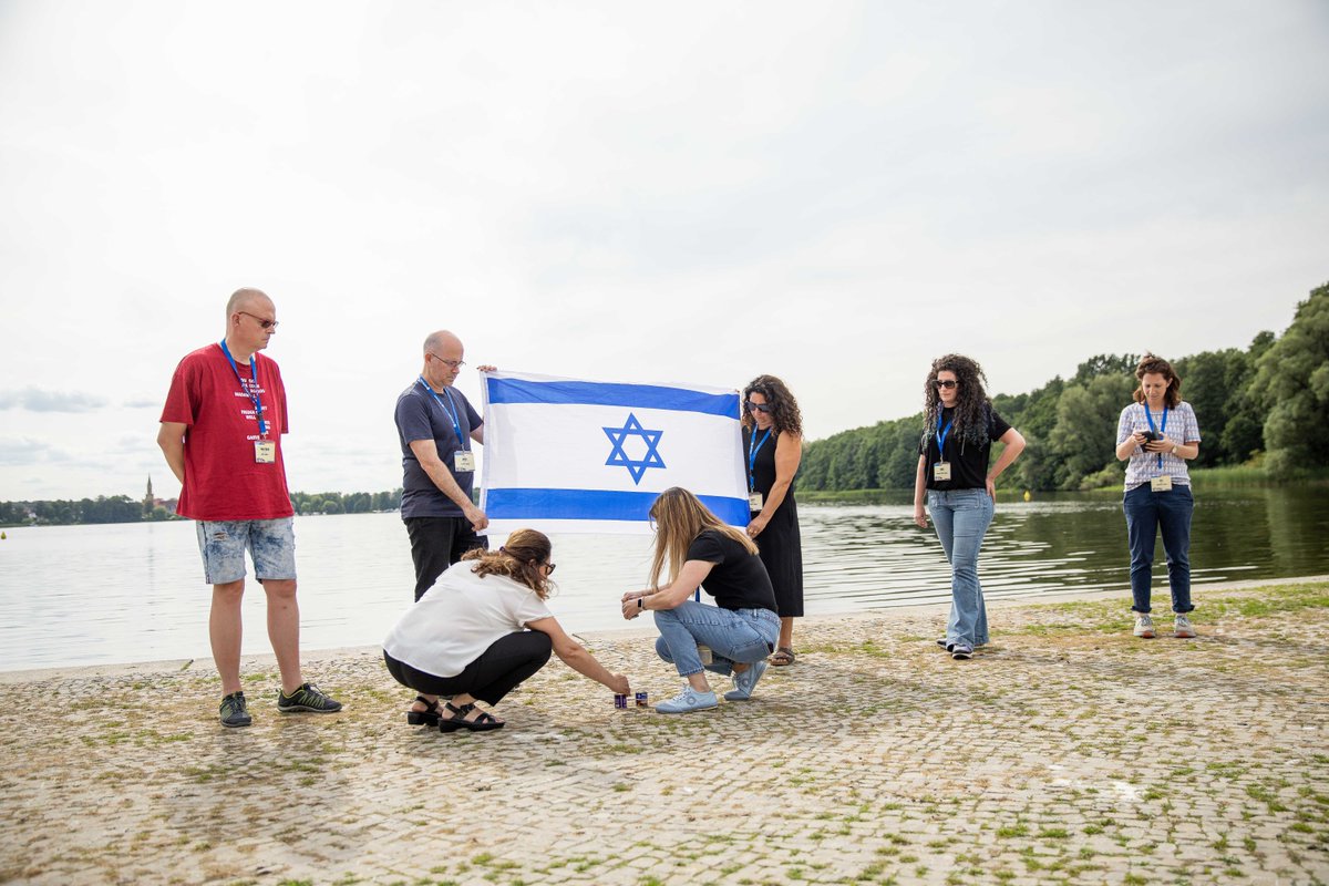 Centropa tweet media