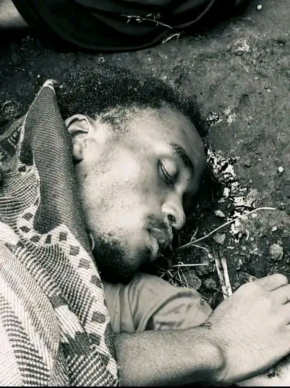 🌀🔴‼️🔴 #URGENT MASSACRE À GOMA PAR L'ARMÉE #RWANDAISE #M23RDF:

#SAMMY était porté #disparu depuis hier pendant les heures Vespérales de  son #édition ,il vient d'être retrouvé mort ce matin au quartier #mugunga.