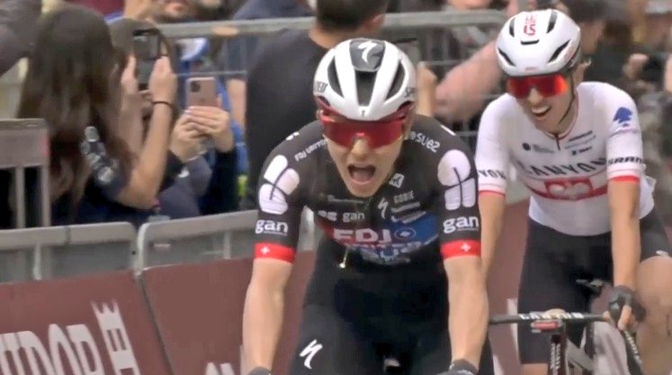 Julie Dremière tweet media