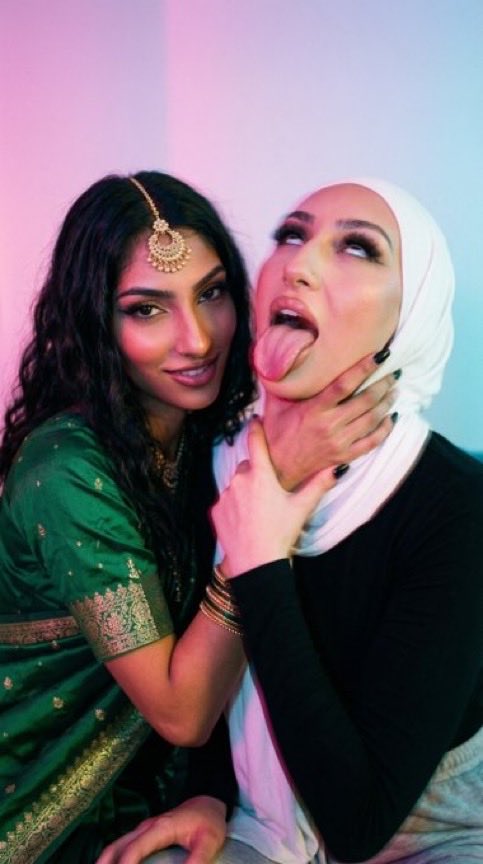 Scarf Daily 🧣 (@scarfdaily) on Twitter photo 