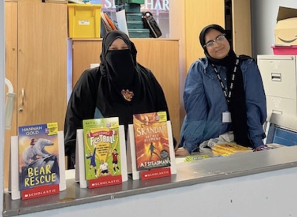 WappingHigh tweet media