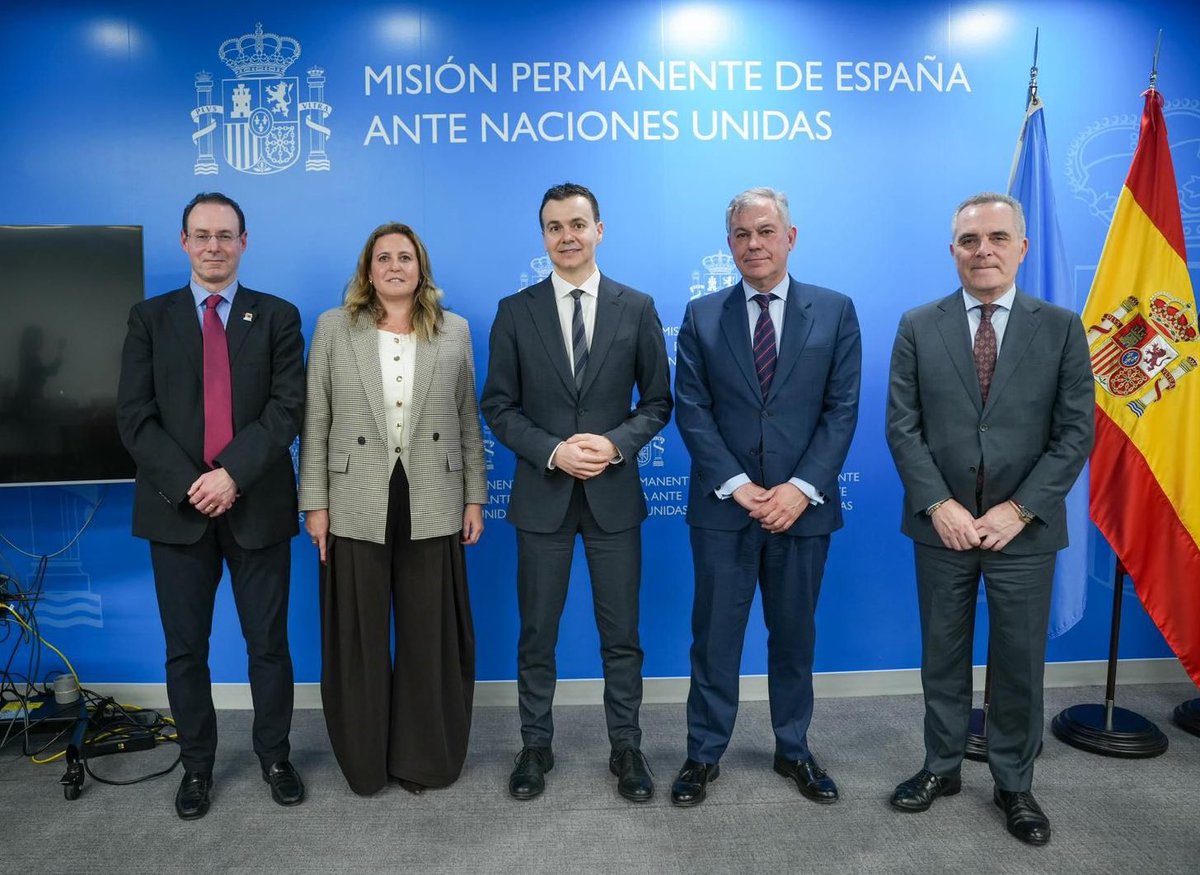 España en la ONU tweet media